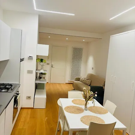 Apartment La Mombellina Oltre Holidays